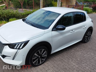 Peugeot E-208 50 kWh GT