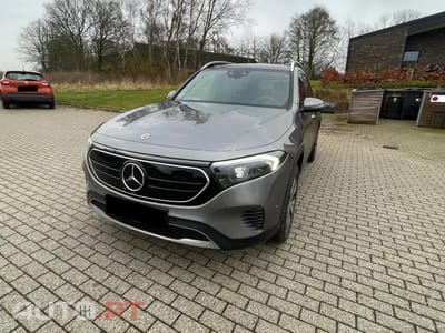Mercedes-Benz EQB 250 - 7 lugares