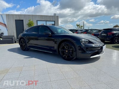 Porsche Taycan 4