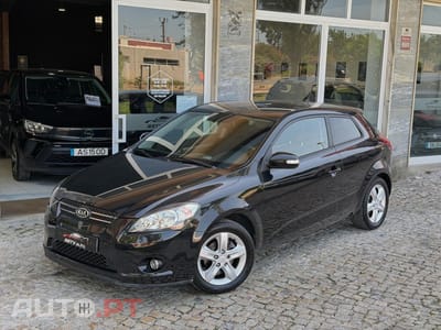 Kia Ceed S Coupé 1.4 CVVT EX ISG