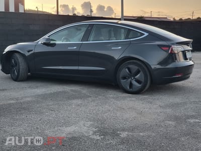 Tesla Model 3 Long-Range RWD