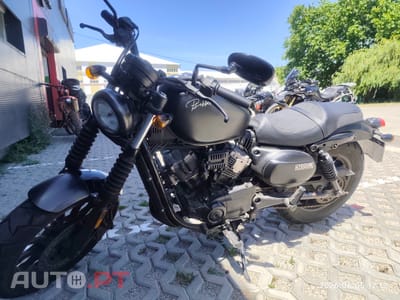 Hyosung GV 125s Bobber
