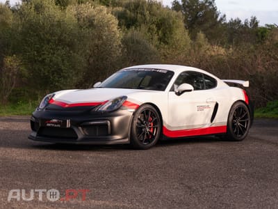 Porsche Cayman GT4