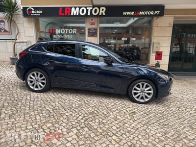 Mazda 3 1.5 Sky-D Excellence Navi