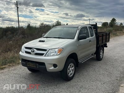 Toyota Hilux 2.5 D-4D 4WD CE