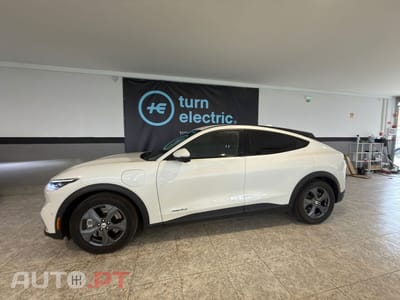 Ford Mustang Mach-E 75.7 kWh Base