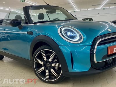 MINI Cooper Premium Plus Classic Auto