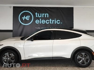 Ford Mustang Mach-E 75.7 kWh Base