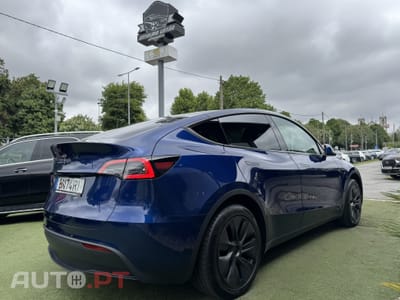Tesla Model Y Long-Range RWD