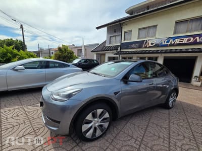 Tesla Model Y RWD