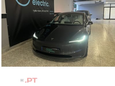 Tesla Model 3 RWD