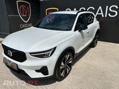 Volvo XC40 2.0 B3 Plus Dark