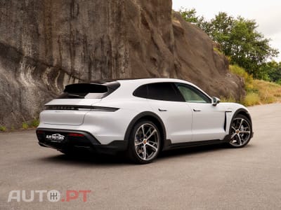 Porsche Taycan 4