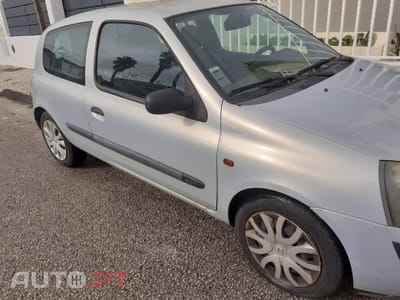 Renault Clio socialite