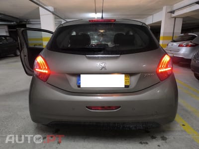 Peugeot 208 1.4HDI 5lugares A/C