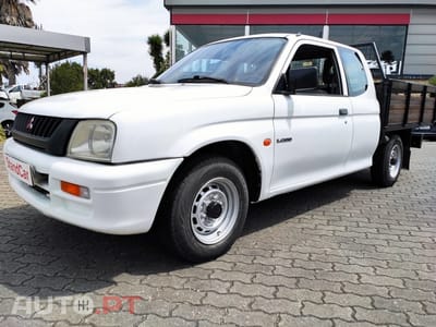 Mitsubishi L200 2.5D 4 LUGARES