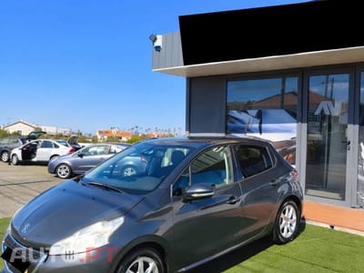 Peugeot 208 208 1.2 Gasolina 2014