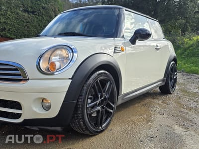 MINI Cooper Cooper D