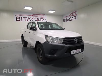Toyota Hilux 2.4 D-4D 2WD CD Tracker