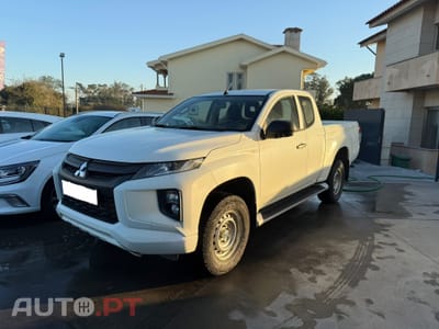 Mitsubishi L200 2.3 DI-D CD Invite 4WD