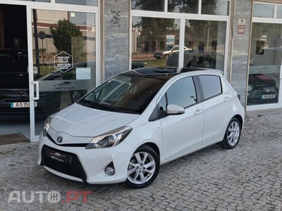Toyota Yaris 1.5 HSD Comfort +P.Style+Navi