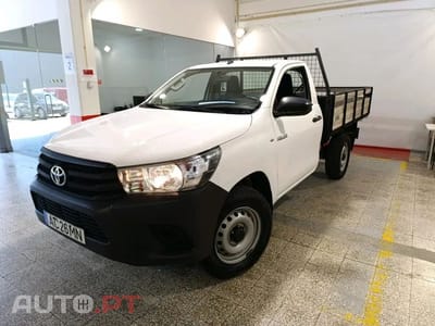 Toyota Hilux 2.4 D-4D 2WD CE