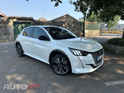 Peugeot E-208 50 kWh GT Pack