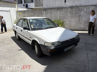 Toyota Corolla Sedan