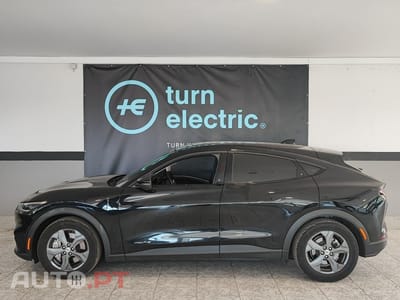 Ford Mustang Mach-E 75.7 kWh Base