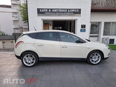 Lancia Delta 1.6 M-Jet Argento
