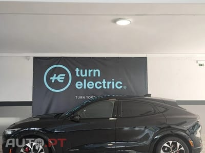 Ford Mustang Mach-E 75.7 kWh Premium AWD