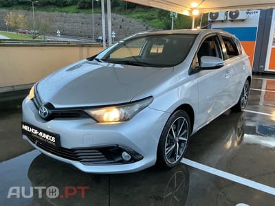 Toyota Auris 1.8 Hybrid Design Edition