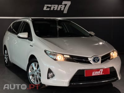 Toyota Auris Outro