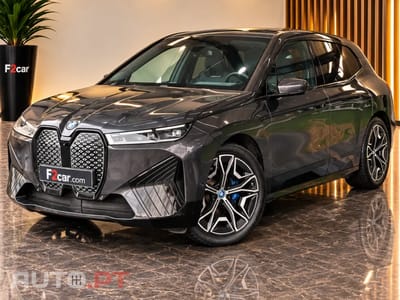 BMW iX xDrive 40 Pack Desportivo