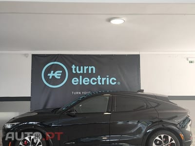 Ford Mustang Mach-E 75.7 kWh Premium AWD