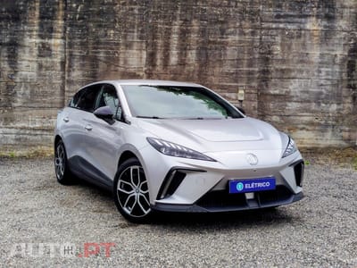 MG MG4 64 kWh Luxury