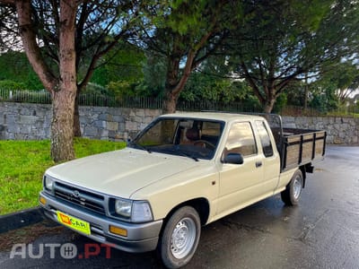 Toyota Hilux 2.4 D LN105L