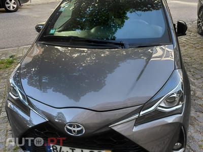 Toyota Yaris 1.5 HSD Square Collec.Grey