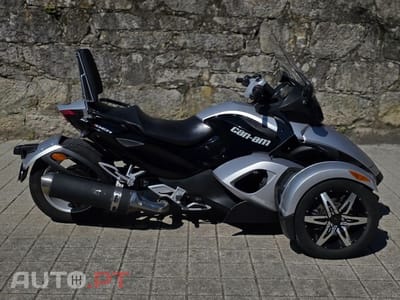 Bombardier CAN AM SPYDER