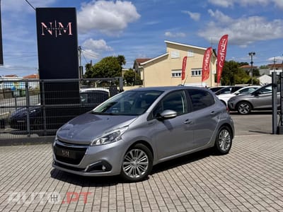 Peugeot 208 1.2 PureTech Signature