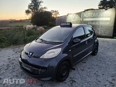 Peugeot 107 1.0 versão Motor Toyota