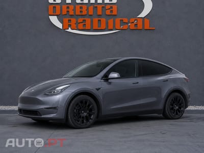 Tesla Model Y Long-Range RWD