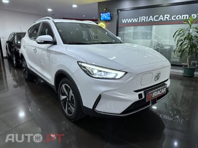 MG ZS Standard Luxury