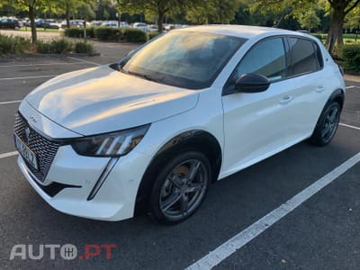 Peugeot E-208 GT