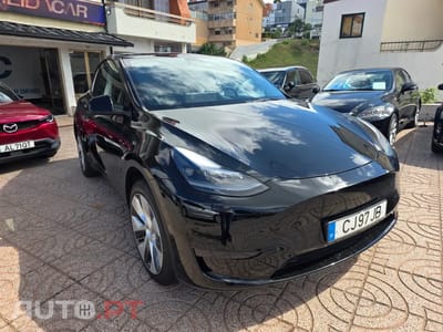Tesla Model Y RWD