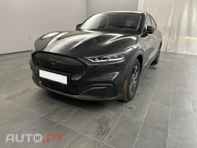 Ford Mustang Mach-E AWD PREMIUM