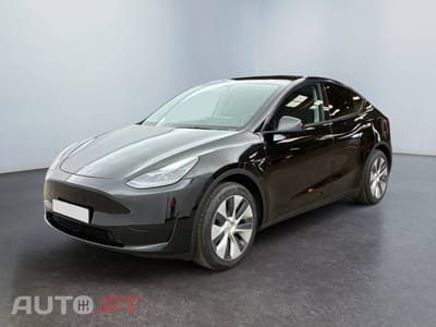 Tesla Model Y Standard RWD
