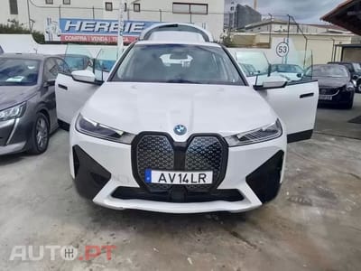 BMW iX xDrive 40 Pack Desportivo