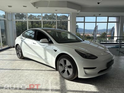 Tesla Model 3 Standard Range Plus RWD