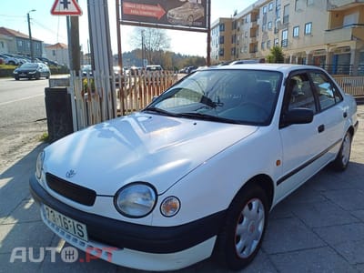 Toyota Corolla Sedan 1.3 Terra AC